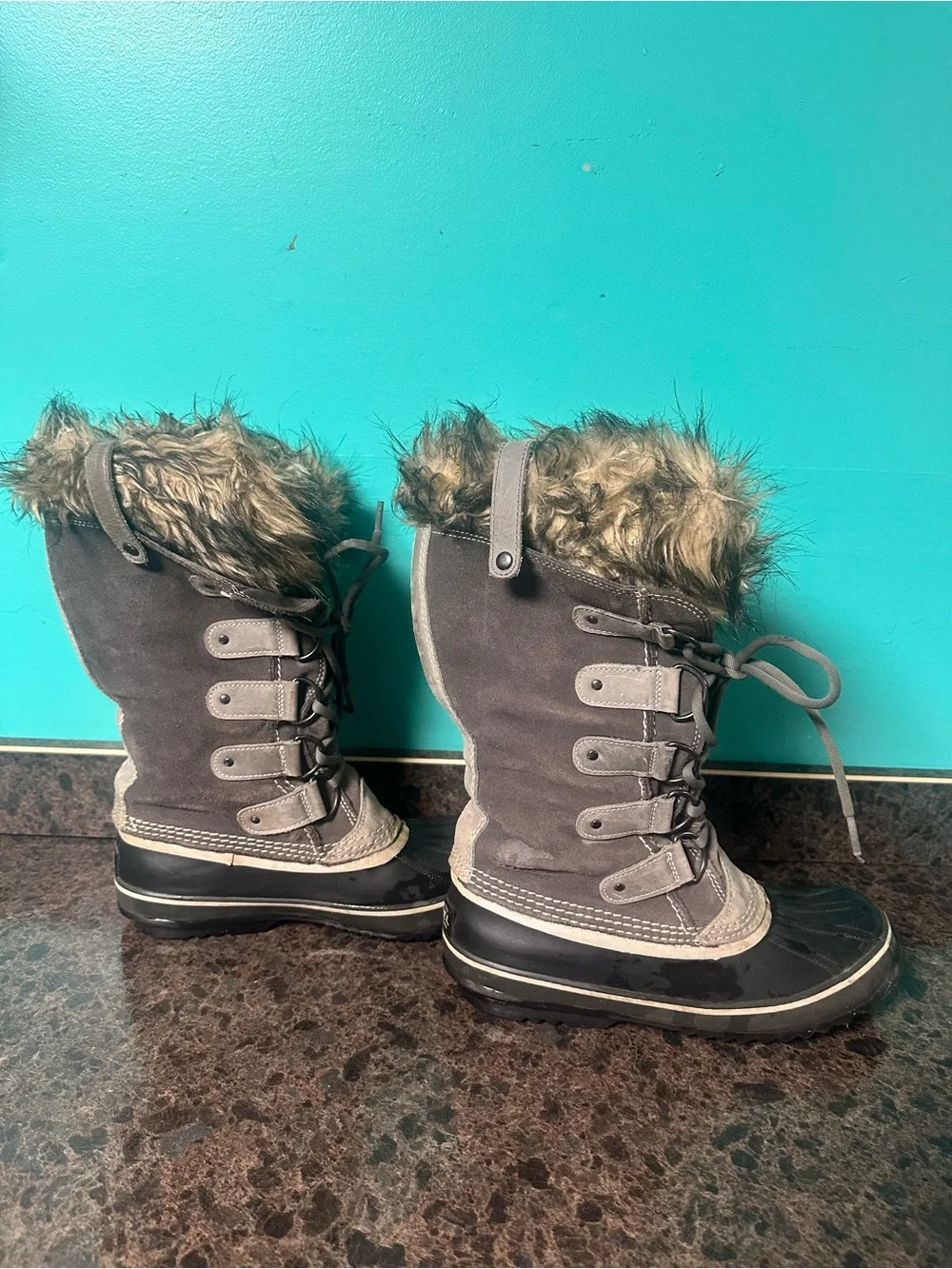 Sorel Gray Faux Fur Lace-Up Winter Rain Boots waterproof size 9